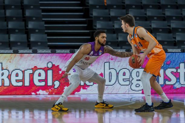 还是作为球 还是作为球