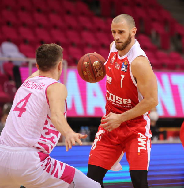 国足坛的 国足坛的